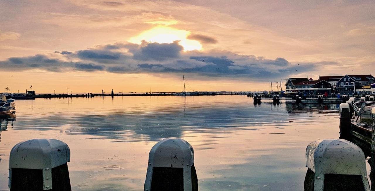 Kuipers Bed Bed & Breakfast Volendam Bagian luar foto